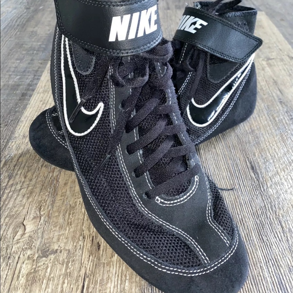 Size 7 - Nike Speedsweep 7 Black.